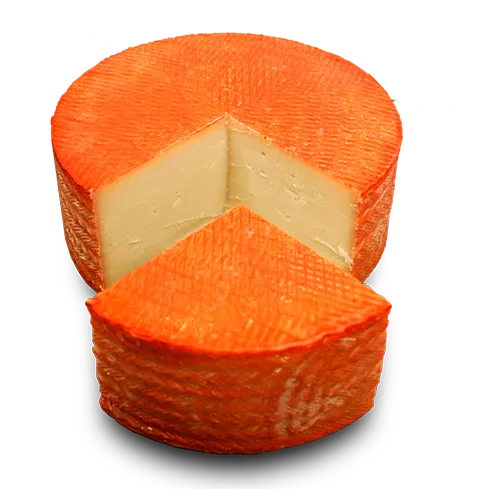 Rueda de queso con corteza naranja